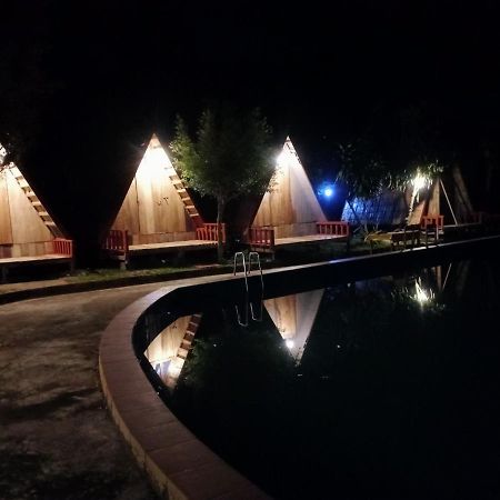 Nongkhiaw Campingsite Swimming Pool Hotel Ban Phathok Buitenkant foto