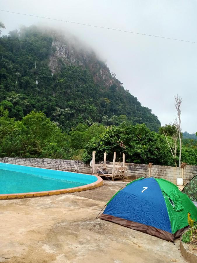 Nongkhiaw Campingsite Swimming Pool Hotel Ban Phathok Buitenkant foto